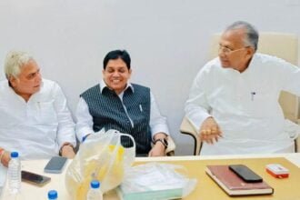 वोरा ने की गृहमंत्री एवं नगरीय प्रशासन मंत्री से मुलाकात, दुर्ग शहर में विकास कार्यों के लिए धनराशि की मांग की