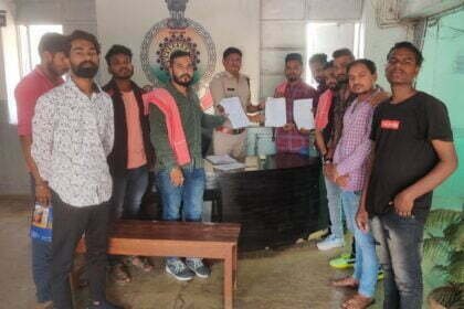 नशा के अवैध कारोबार ल बंद करे बर छत्तीसगढिय़ा क्रांति सेना ह छावनी थाना म सउपीस ज्ञापन