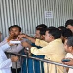 कर्नाटक चुनाव परिणाम पर छत्तीसगढ़ में जश्न: सीएम भूपेश बघेल ने बांटी मिठाई