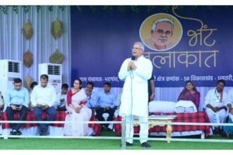 प्रियांशी बनेंगी सीएम बघेल की पीए? विलुप्त हो रही खेलों को मिली संजीवनी, पढि़ए भेंट मुलाकात की दिलचस्प बातें…प्रियांशी बनेंगी सीएम बघेल की पीए? विलुप्त हो रही खेलों को मिली संजीवनी, पढि़ए भेंट मुलाकात की दिलचस्प बातें…