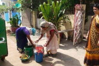 गीला व सूखा कचरा अलग रखने जागरूक कर रही निगम की टीम, स्वच्छता में दुर्ग को शीर्ष पर लाने नगर निगम ने शुरू की मुहिम