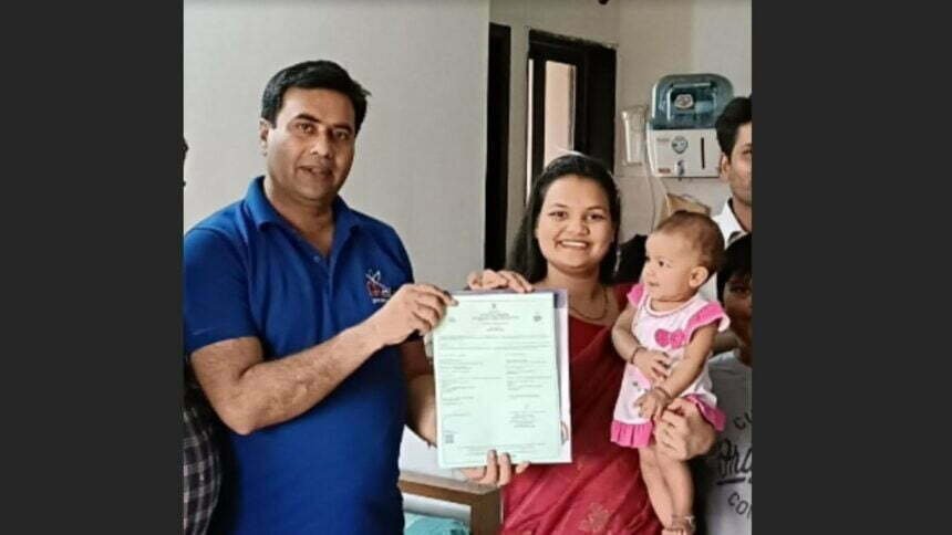 घर बैठे दी जा रही है सोलह तरह की सुविधा,१४५४५ पर कॉल करने वाले ९७१७ हितग्राहियो के घर तक पहुचा प्रमाण पत्र