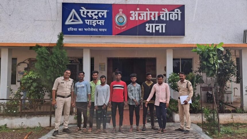 हाइवे पर मनचलों की मनमानी, लड़की से छेड़छाड़ कर लूट की घटना को दिया अंजाम, पुलिस ने सात को किया गिरफ्तार