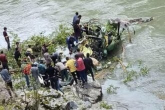 आपरेशनल मिशन के दौरान सेना का हेलीकॉप्टर दुर्घटनाग्रस्त, तीन घायल, सैन्य अस्पताल में भर्ती