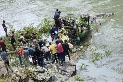 आपरेशनल मिशन के दौरान सेना का हेलीकॉप्टर दुर्घटनाग्रस्त, तीन घायल, सैन्य अस्पताल में भर्ती