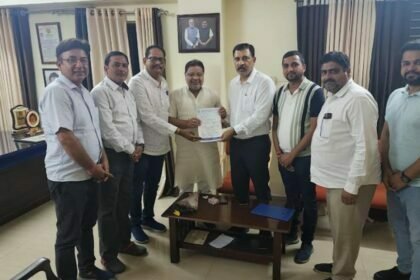 स्वामी विवेकानंद एयरपोर्ट को अंतर्राष्ट्रीय हवाई अड्डा बनाने सांसद सुनील सोनी को चेंबर ने सौंपा ज्ञापन