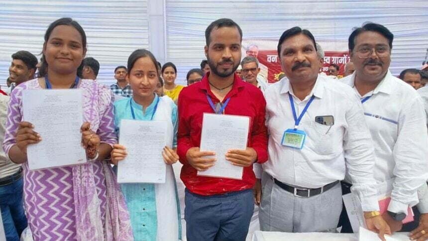 लंंबा इंतजार खत्म: धमतरी में 23 सब इंजीनियरों को मुख्यमंत्री ने सौंपा नियुक्ति पत्र