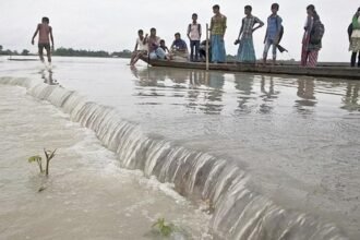 भारी बारिश से 40 हजार लोग प्रभावित, अगले चार दिन भारी बारिश की चेतावनी, नदियां खतरे के निशान से ऊपर