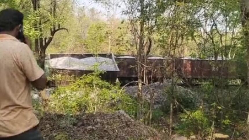 Big Breaking: ओडिशा में एक और ट्रेन हादसा, बारगढ़ में 5 बोगियां पटरी से उतरीं