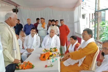 विस अध्यक्ष महंत ने दुर्ग विधानसभा में बूथ स्तर पर किया दौरा, कांग्रेस की जीत के लिए कार्यकर्ताओं को दिलाया संकल्प