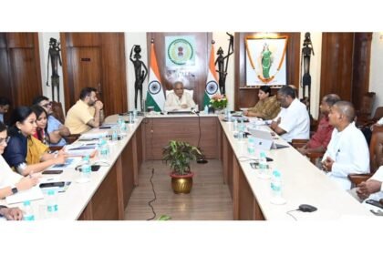 चिंतित किसानों से सीएम बघेल ने कहा-छत्तीसगढ़ सरकार हर कदम पर किसानों के साथ