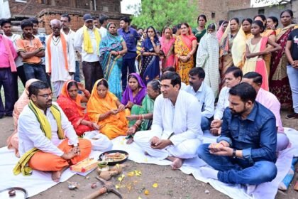 भेंट मुलाकात के दौरान की गई घोषणाओं को पूरा कर रहे विधायक देवेन्द्र यादव, वार्ड 43 और 44 में विकास कार्यों का किया भूमिपूजन