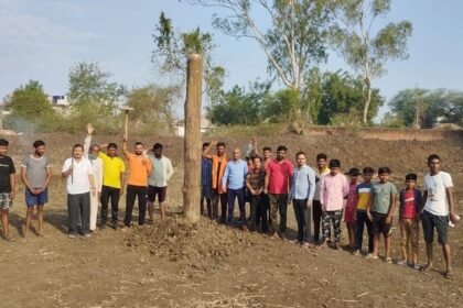 मुख्यमंत्री की पहल: धमधा के सांस्कृतिक महत्व के छह प्राचीन तालाबों का लौटा गौरव, विधि विधान से खुदाई कर ताम्रपत्र और काष्ठस्तंभ की हुई स्थापना