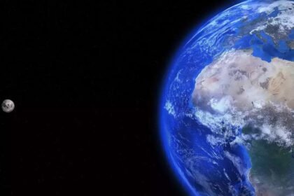 स्पेश में मिला नया चांद : पृथ्वी का लगा रहा चक्कर, नासा ने 'अर्ध चंद्रमा' नाम दिया, वैज्ञानिकों ने किए कई खुलासे