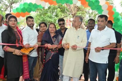 मिलेगी अब सस्ती दवा, गृहमंत्री ने किया धन्वंतरी मेडिकल का उद्घाटन और नेवई गौठान में गृहमंत्री ने रोपे फलदार पौधे