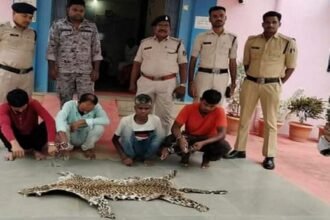 पुलिस को मिली सफलता, तेंदुए की खाल के साथ चार तस्कर गिरफ्तार