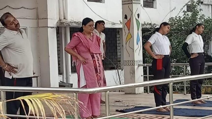 अंतर्राष्ट्रीय योग दिवस: हर आँगन योग एवं वसुधैव कुटुम्बकम थीम पर नवम विश्व योग दिवस का आयोजन