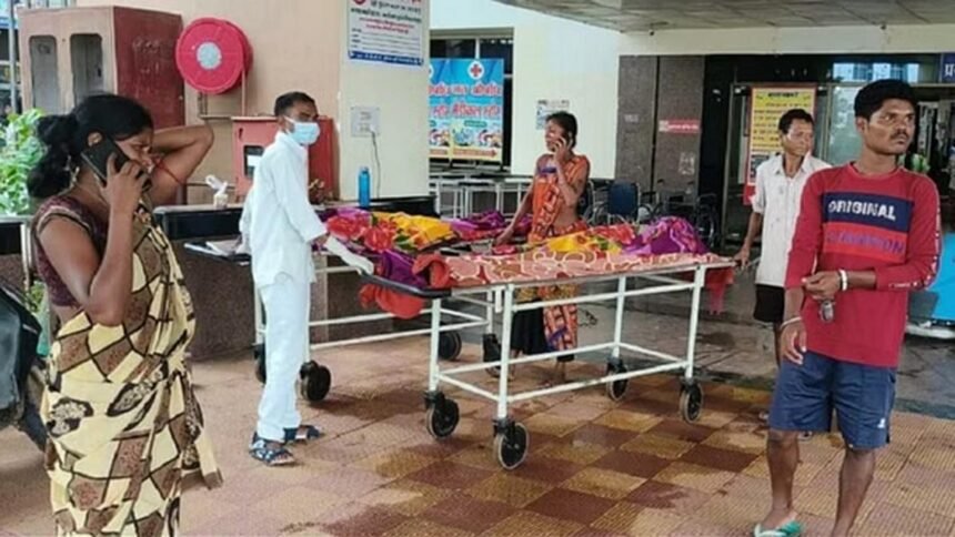 ट्रक की टक्कर से बाइक सवार तीन युवकों की मौत, गांव में छाया मातम, परिजनों का हाल-बेहाल