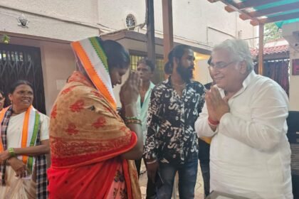 वोरा निवास में 50 से अधिक महिलाओं ने ली कांग्रेस की सदस्यता, सरकार की कल्याणकारी योजनाएं पूरे देश में बनी मॉडल: वोरा