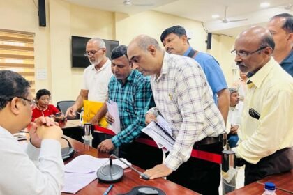 जनदर्शन में उठी च्वॉईस सेंटरों में आधार कार्ड से संबंधित कार्य को पुन: प्रारंभ करने की मांग