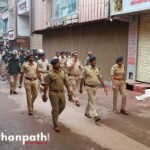 भिलाई में तनाव: मंदिर में तोडफ़ोड़ को लेकर बवाल, पुलिस ने शांति बनाए रखने निकाला फ्लैग मार्च