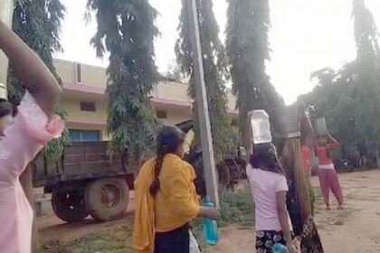 सफाई कर्मचारियों की हुई है नियुक्ति, फिर भी छात्रावास में बच्चों से कराया जा रहा काम, धुलवा रहे कपड़े-बर्तन, परिजनों में नाराजगी