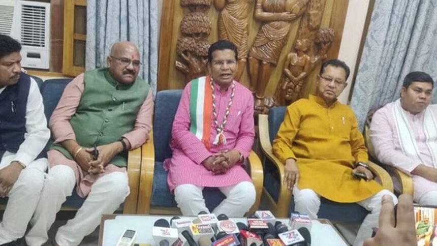 मंत्री बनने के बाद कांकेर पहुंचे मरकाम, कहा- दीपक बैज सभी विधानसभा में देंगे समय, 75 प्लस का टारगेट किया जाएगा पूरा