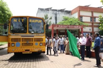 एनआईटी रायपुर के प्रतिनिधियों का दल दिल्ली रवाना, 'युवा संगम क्रॉस-कल्चरल कार्यक्रम' में करेंगे लोक नृत्य का प्रदर्शन