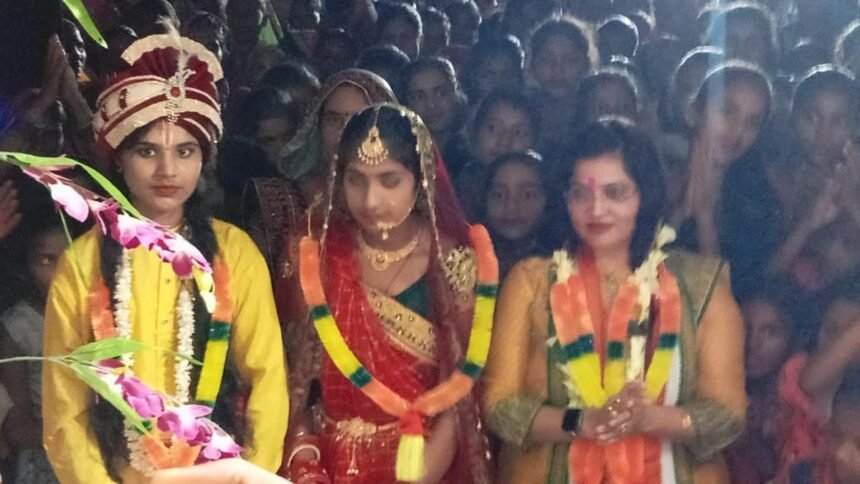 श्रीमद भागवत कथा: गीता के उपदेश में छुपा है मानव जीवन का सार : रत्नावली