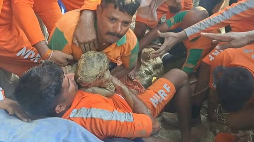 Big News: मौत से जिंदगी छीन लाया 4 साल का शिवम, गोद में लेकर उछल पड़ी एनडीआरएफ की टीम