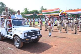 स्वतंत्रता दिवस तैयारियों की अंतिम रिहर्सल की गई, एडीएम एक्का ने निभाई मुख्य अतिथि की भूमिका