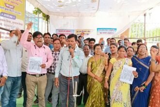 कल से स्कूलों में लटकेंगे ताले! अपनी मांगों को लेकर 1.80 लाख शिक्षक राजधानी में करेंगे बड़ा प्रदर्शन