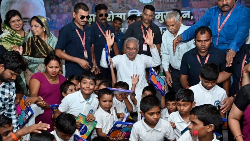 मुख्यमंत्री भूपेश बघेल के जन्मदिन पर लगी शुभकामनाओं की झड़ी, देश भर से मिल रही बधाईयां