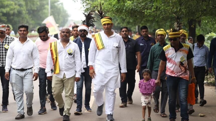 बूढ़ादेव के जयकारे से भक्तिमय हुआ भिलाई, आदिवासी समाज ने निकाली मौन रैली, विधायक देवेन्द्र हुए शामिल