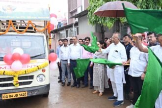 सभी किसानों से 16 अगस्त तक फसल बीमा कराने की अपील, कृषि मंत्री ताम्रध्वज साहू ने फसल बीमा जागरूकता रथों को किया रवाना