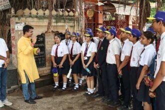 हेरिटेज वॉक: केपीएस के युवा पर्यटन क्लब के सदस्यों ने जाना रायपुर का इतिहास