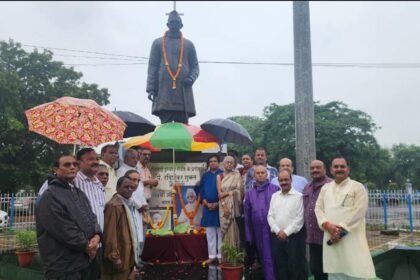 जयंती विशेष : भिलाई बिरादरी ने पं. रवि शंकर शुक्ल और पं. विद्याचरण शुक्ल को श्रद्धासुमन अर्पित किया