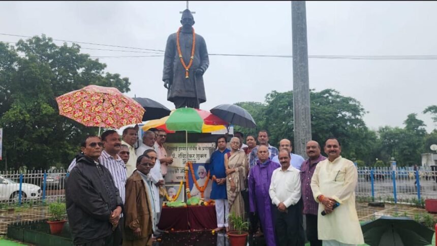 जयंती विशेष : भिलाई बिरादरी ने पं. रवि शंकर शुक्ल और पं. विद्याचरण शुक्ल को श्रद्धासुमन अर्पित किया