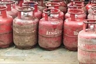 जनता को मुफ्त गैस सिलेंडर देगी सरकार, सीधे खाते में जाएंगे 914 रुपये