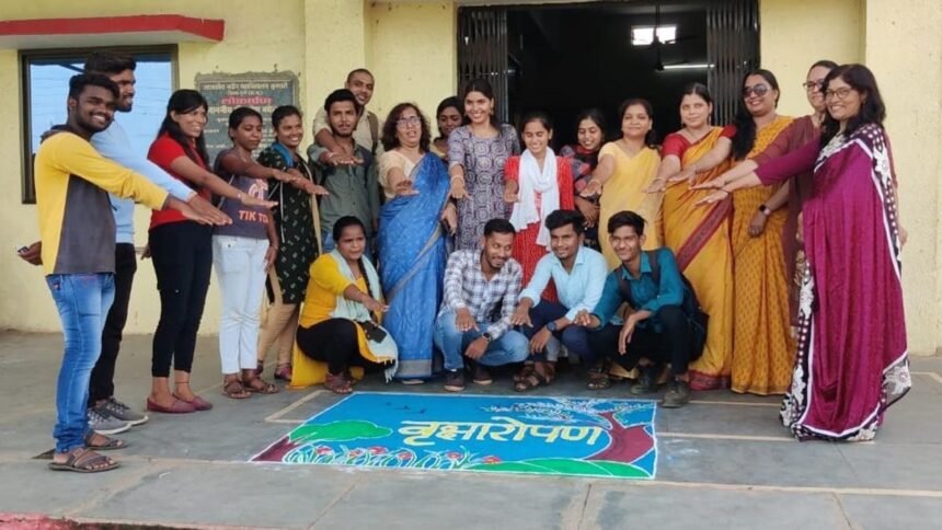 स्व. बिंदेश्वरी बघेल महाविद्यालय में वृहद वृक्षारोपण