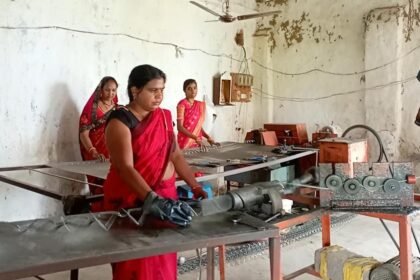 जीवनस्तर सुधार कर अपनी किस्मत खुद बदल रही हैं स्व सहायता समूह की महिलायें