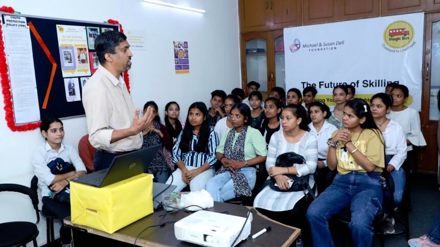 मैजिक बस इंडिया फाउंडेशन ने युवाओं को काम की दुनिया से जोड़ने में, सक्षम बनाने के लिए एक आजीविका कार्यक्रम 'फ्यूचर एक्स' के दूसरे चरण का शुभारंभ किया