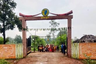 श्रीकृष्ण जन्माष्टमी: हरे-भरे वृक्षों के रूप में आकार ले रहे ''कृष्ण कुंज'' मटकी फोड़ प्रतियोगिता का भी आयोजन