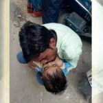 रोंगटे खड़े करने वाली तस्वीर: नहीं हुआ यकीन, मुंह से ही देने लगा सांस, तीसरे बच्चे की मौत ने तोड़ दी पिता का सारी उम्मीदें