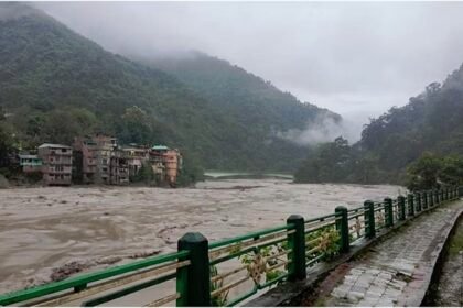 Big News: बादल फटने से आई बाढ़ में सेना के 23 जवान लापता, तलाशी अभियान शुरू