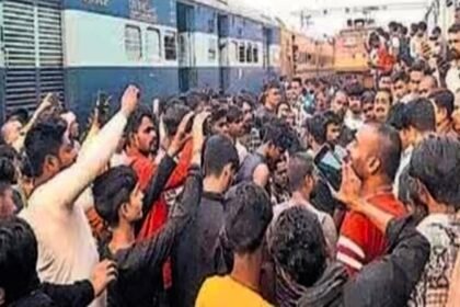 ड्यूटी खत्म कहकर चला गया ड्राइवर और गार्ड,