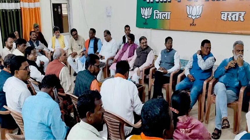 Election Review Meeting: सांसद पांडेय ने इन सात सीटों पर बीजेपी की जीत का किया दावा
