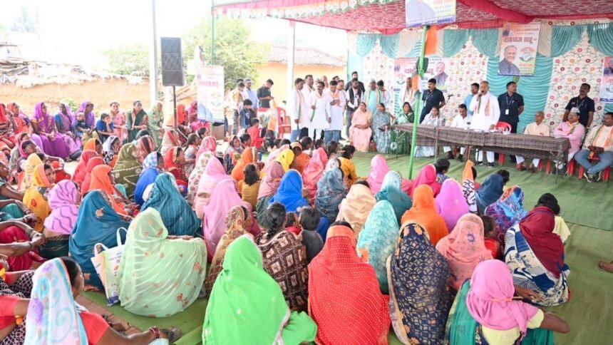 ताम्रध्वज साहू ने किया नगर पंचायत उतई में धुआंधार प्रचार, कार्यकर्ताओं में किया उत्साह का संचार