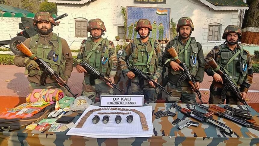 उरी में आतंकवादी लॉन्च कमांडर समेत दो ढेर, हथियार और पाकिस्तानी नकदी बरामद