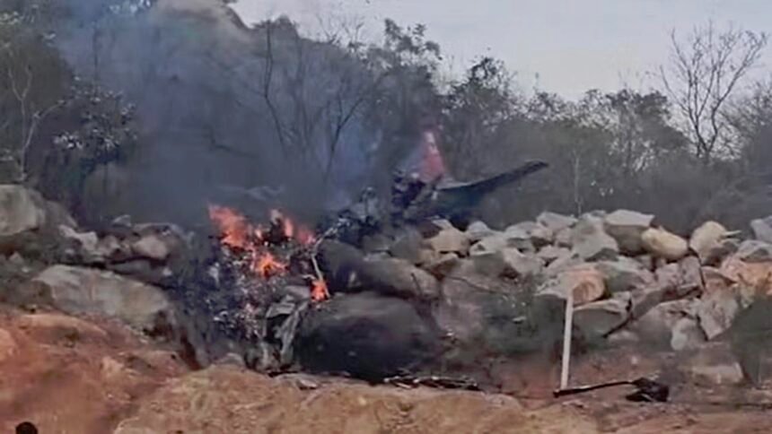 भारतीय वायुसेना का ट्रेनर एयरक्राफ्ट दुर्घटनाग्रस्त, दो पायलटों की मौत